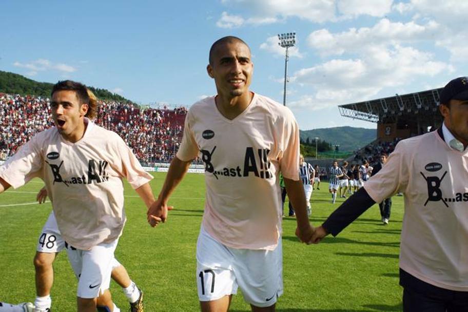 Nel 2006 lo scandalo Calciopoli e la rapida risalita in A, con tanto di record di punti. Sotto la guida di Deschamps e di campioni che non hanno abbandonato, tra questi David Trezeguet. Afp